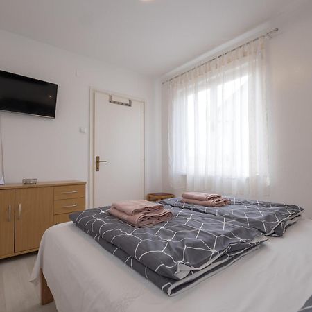 קרק Apartments Lovorik מראה חיצוני תמונה