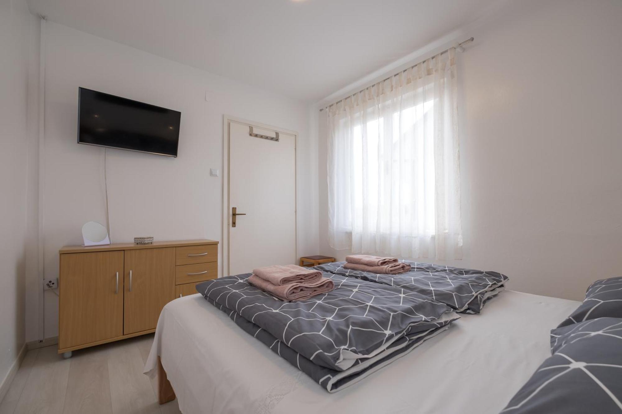 קרק Apartments Lovorik מראה חיצוני תמונה