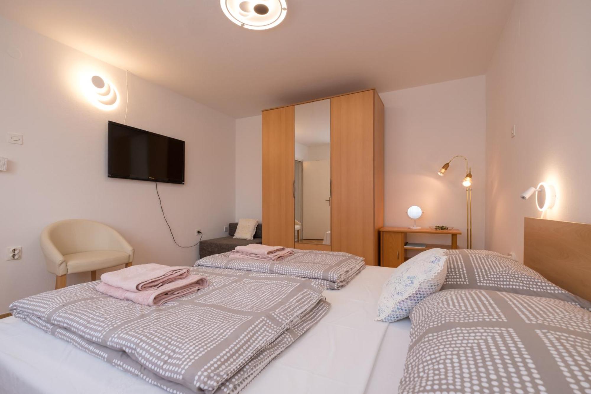 קרק Apartments Lovorik מראה חיצוני תמונה