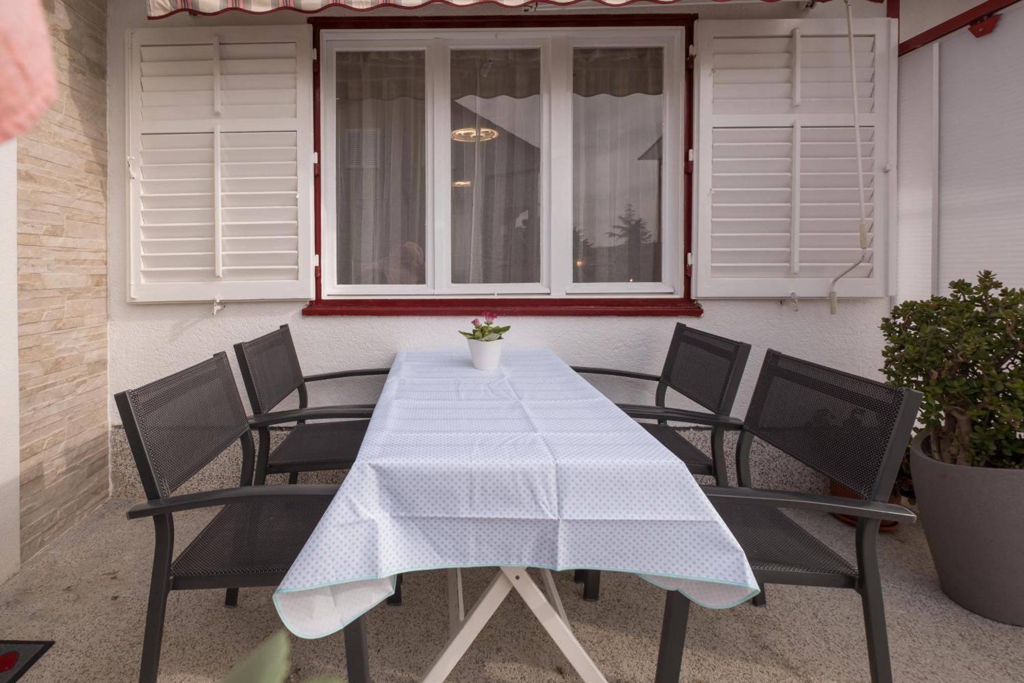 קרק Apartments Lovorik מראה חיצוני תמונה