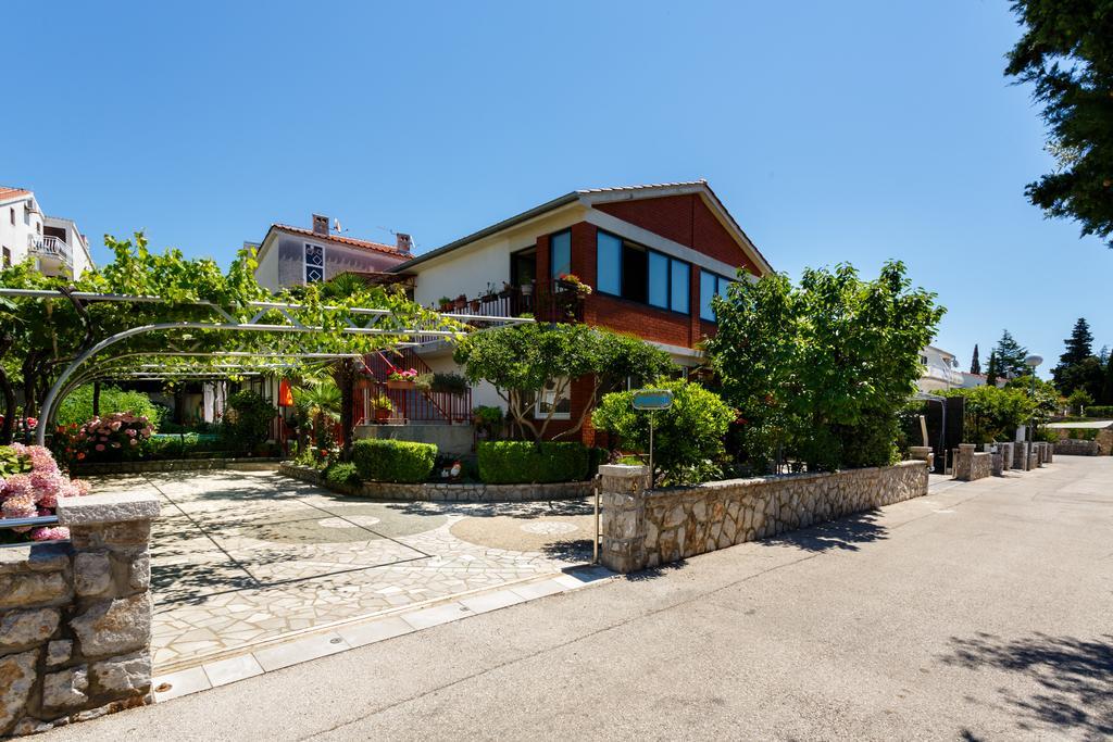 קרק Apartments Lovorik מראה חיצוני תמונה